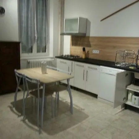 Semesterbostad La Maison D'eleonore Chennegy