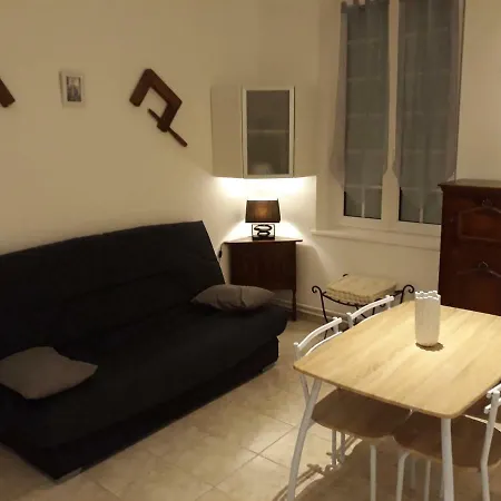 La Maison D'eleonore Semesterbostad Chennegy